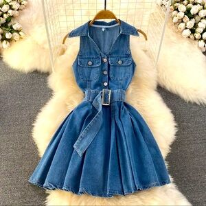 Jeans dress. Has no stretch. Kids large.